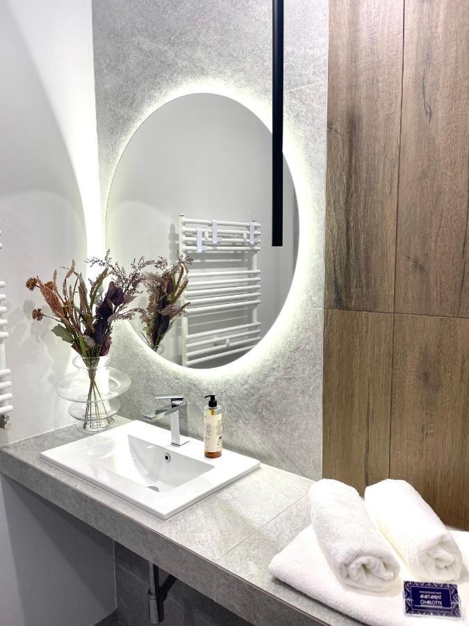 Apartcentrum-Charlotte -Parking-Air Conditioning Болеславец Екстериор снимка